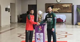 বাংলাদেশ-পাকিস্তান সিরিজের ট্রফি উন্মোচন